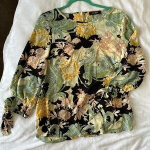 Paisley scoop neck 3/4 sleeve casual top size Medium business casual off…